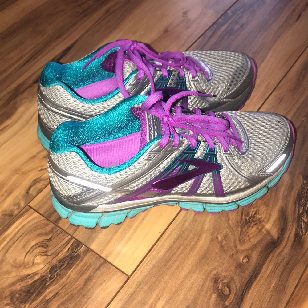 Brooks GTS running shoe